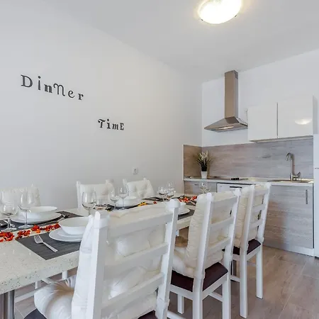 Veronique1 Mit Pool By Interhome شقة