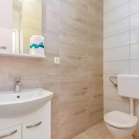 Veronique1 Mit Pool By Interhome Appartamento *